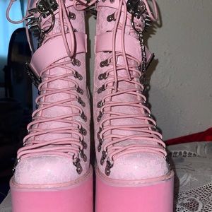 Baby pink traitor boots